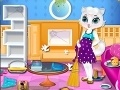 Gioco Pregnant Catty Cleaning