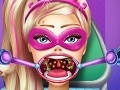 Gioco Super Barbie Throat Doctor